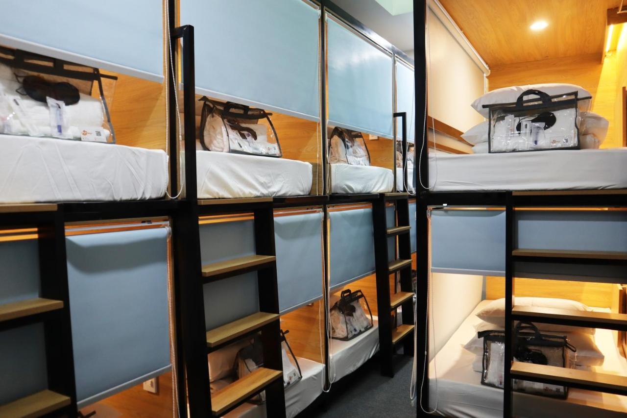 Amango Hostel Хошимин Екстериор снимка
